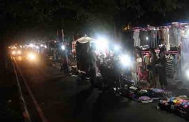 INFO LALU LINTAS: Hindari Jalan Depan Balaikota DKI Ada Pasar Malam
